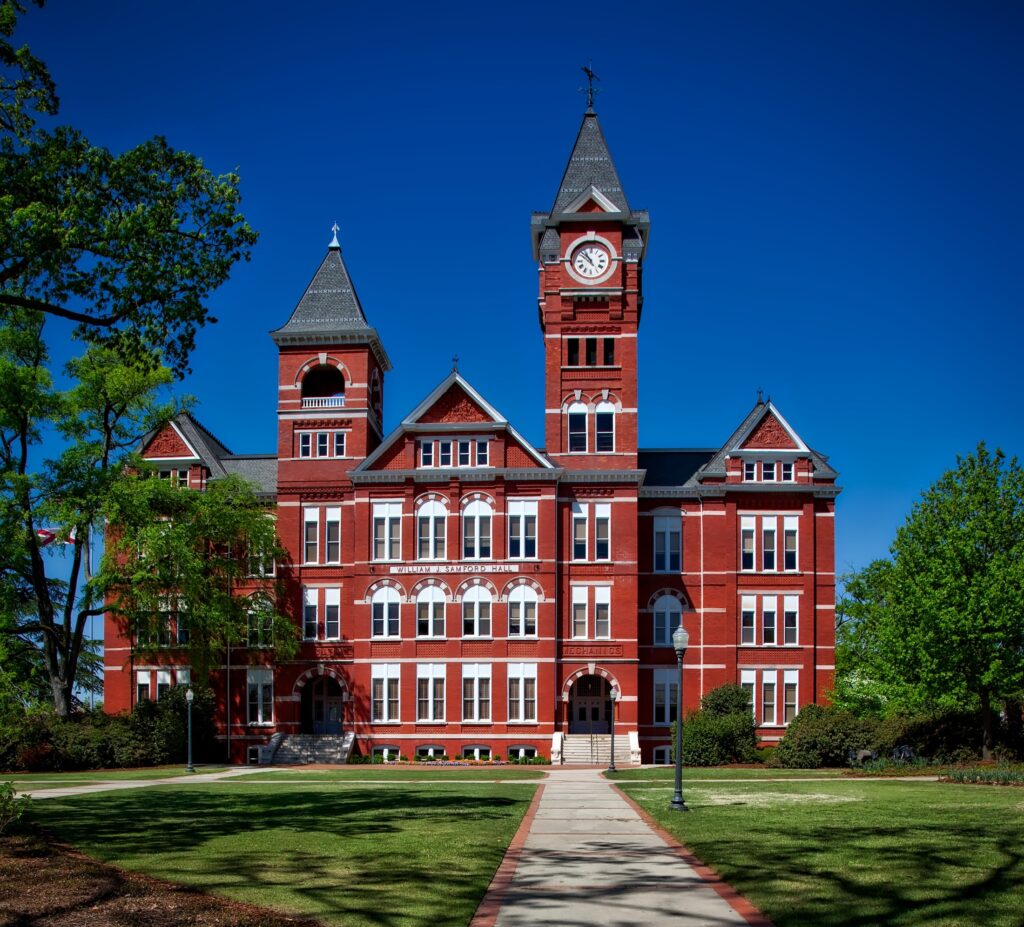 factors-to-consider-when-choosing-a-university-in-the-uk