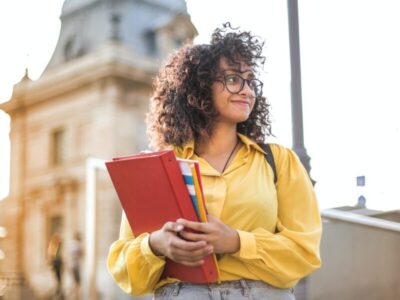 Pros and cons of studying in UK